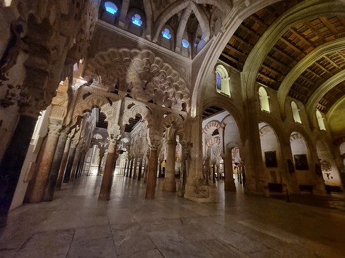 La Mezquita-Catedral de Córdoba: piedra, fe y controversia bajo un mismo techo